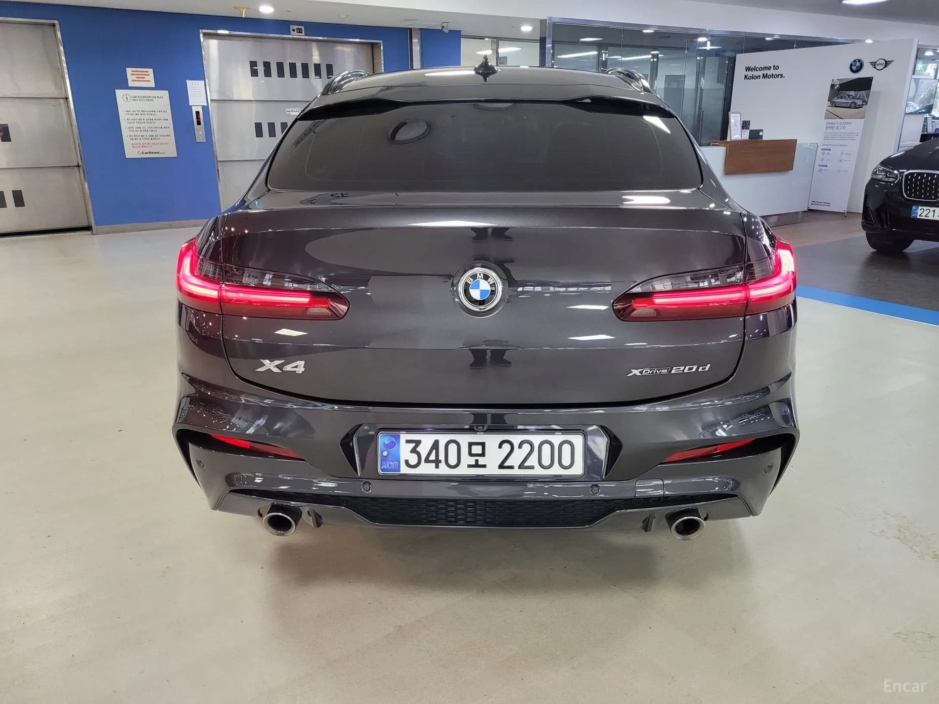 X4 (G02)