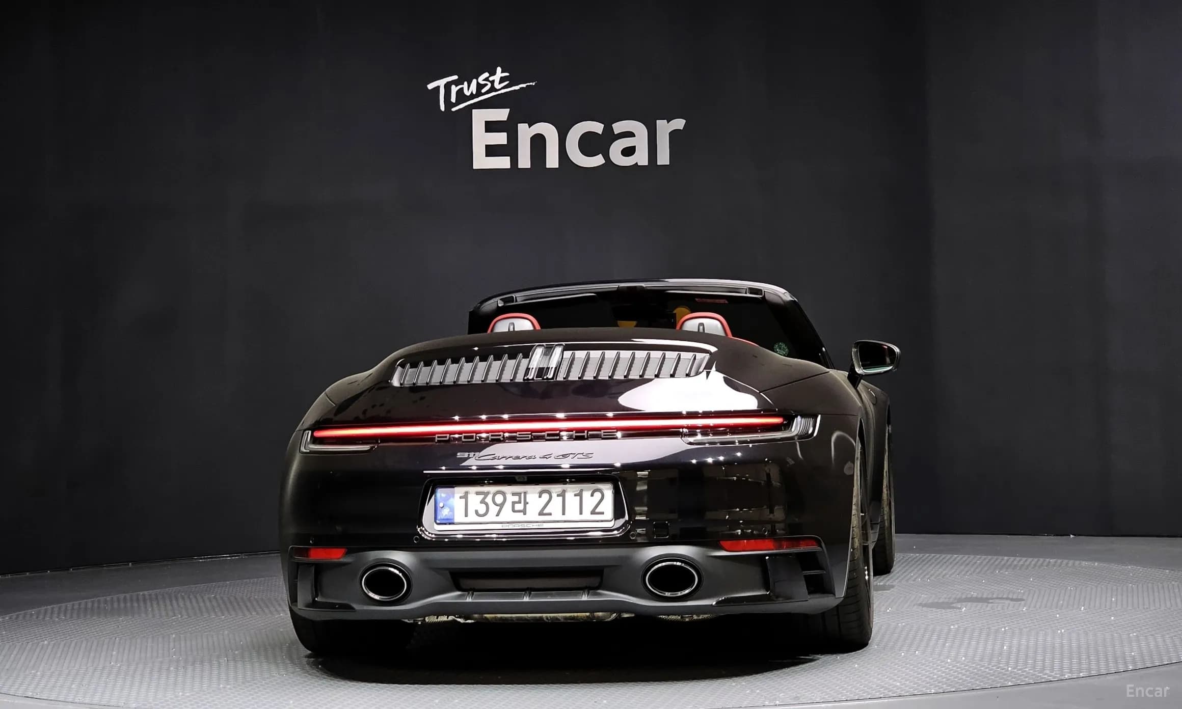 911 (992)