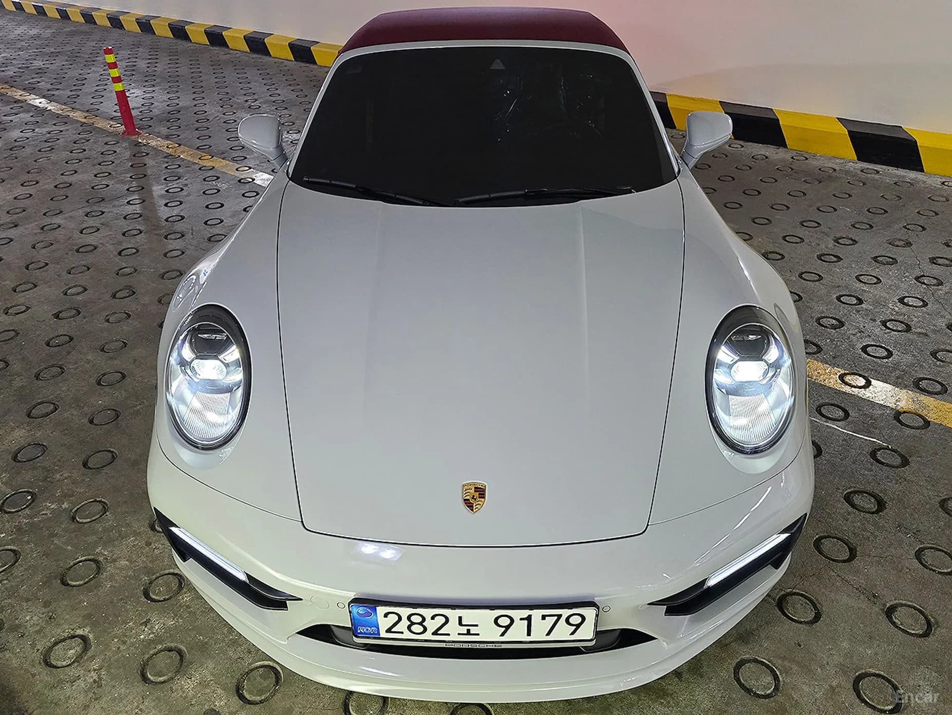911 (992)