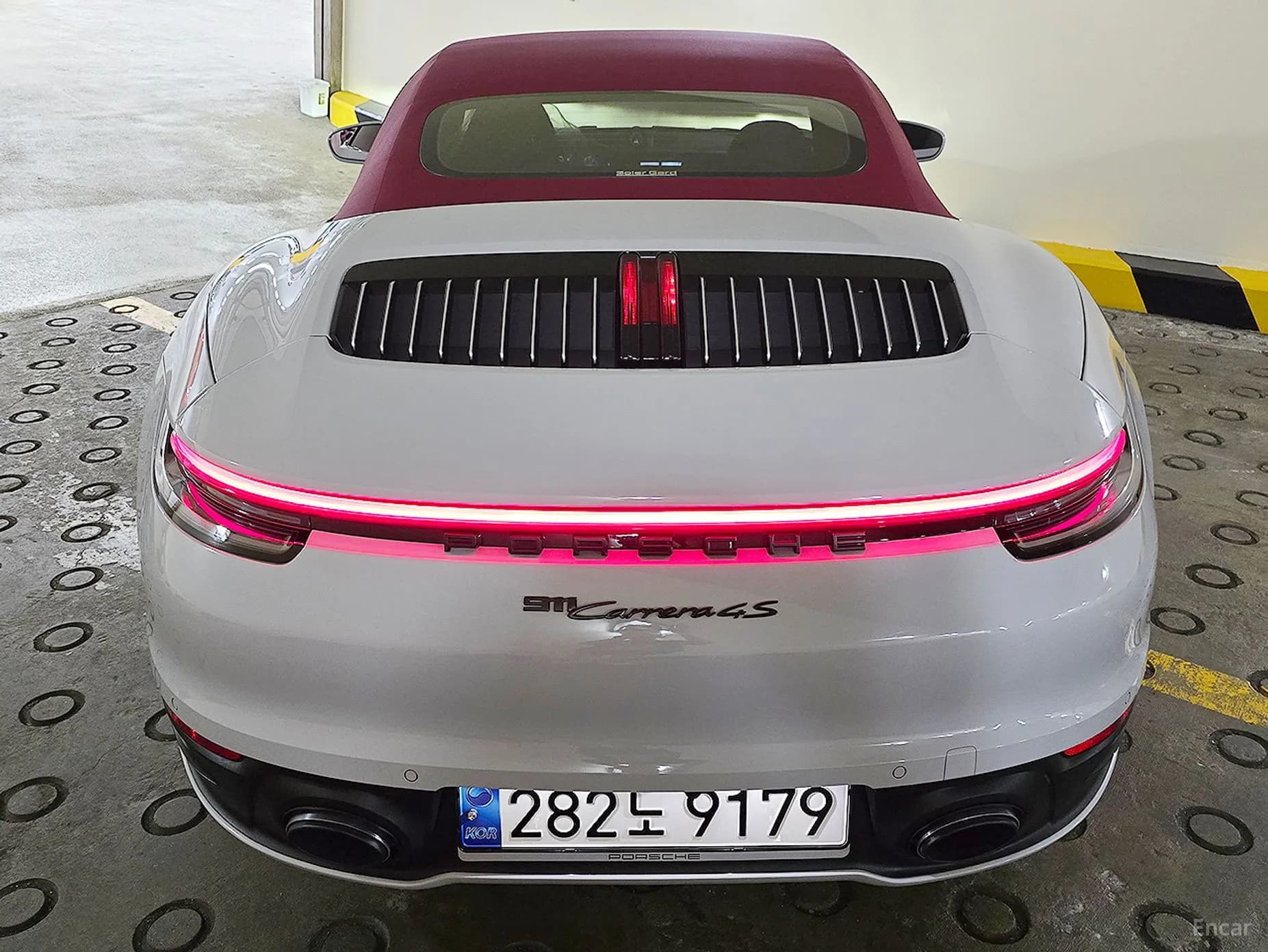 911 (992)