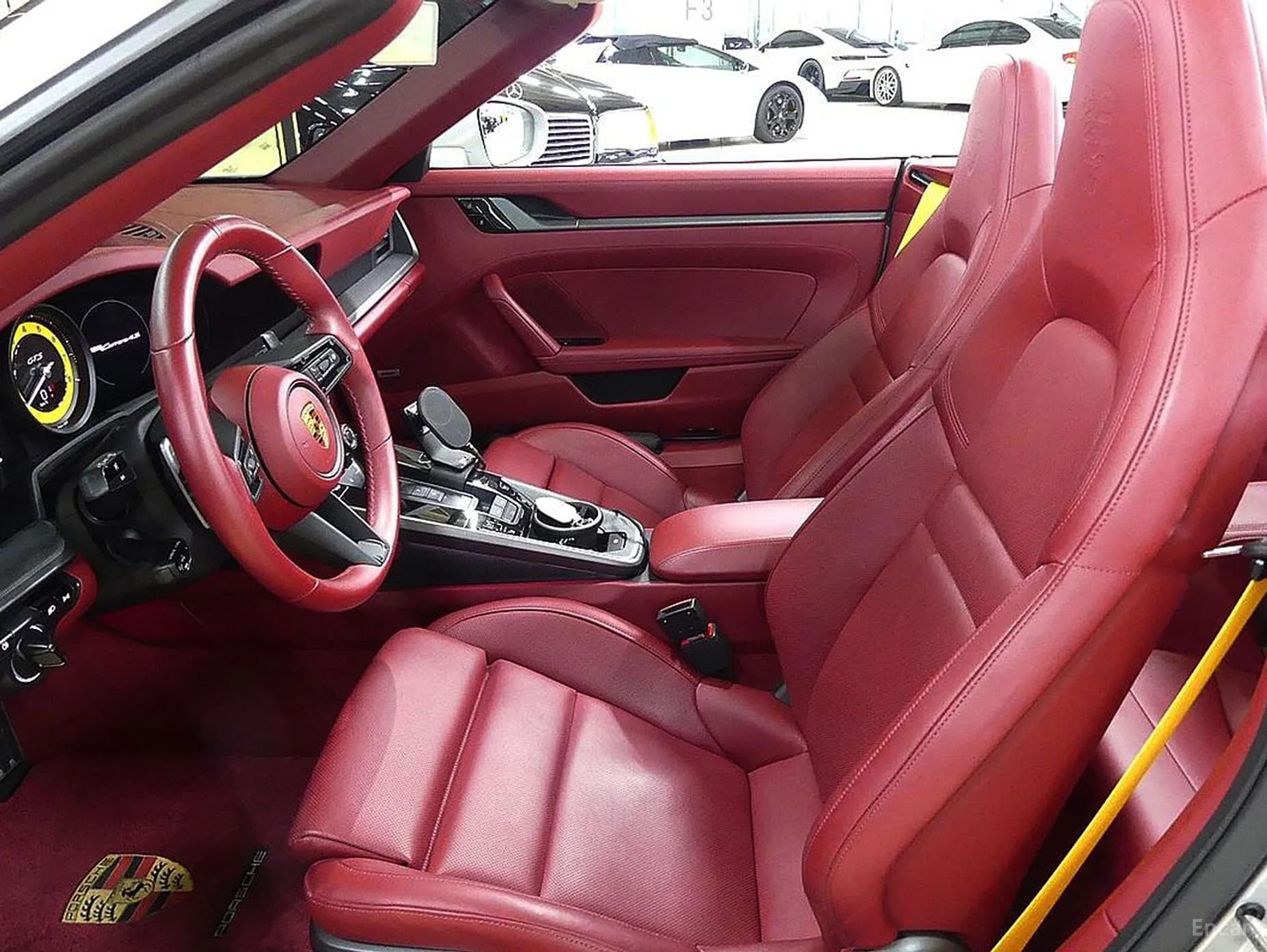 911 (992)