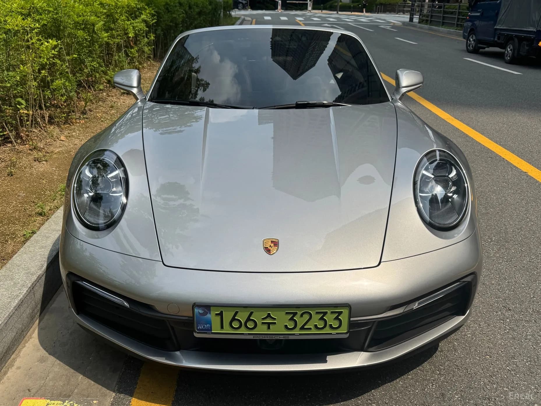 911 (992)