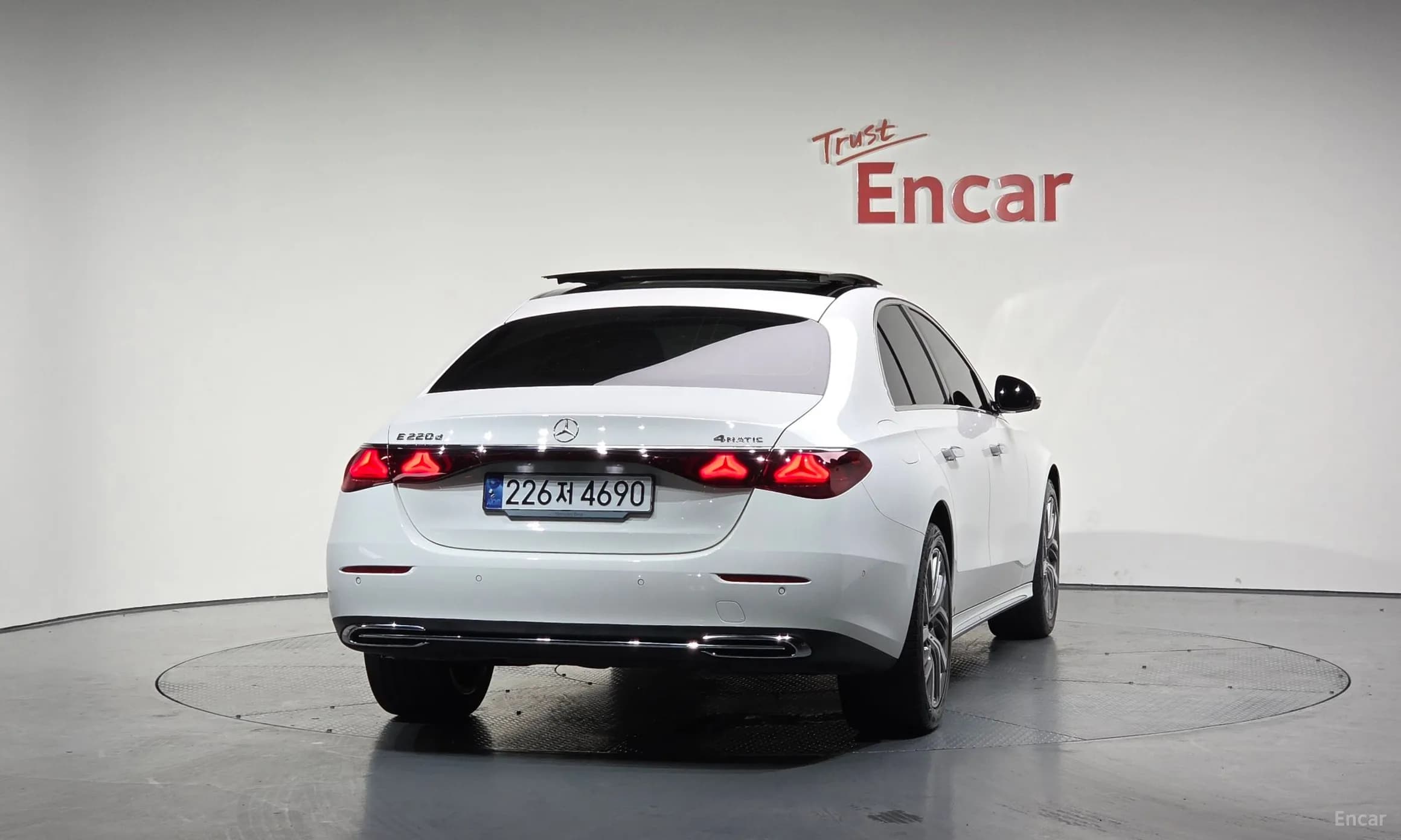 E-Class W214