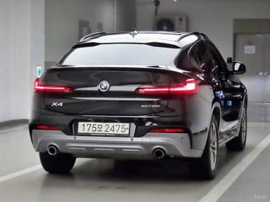 X4 (G02)