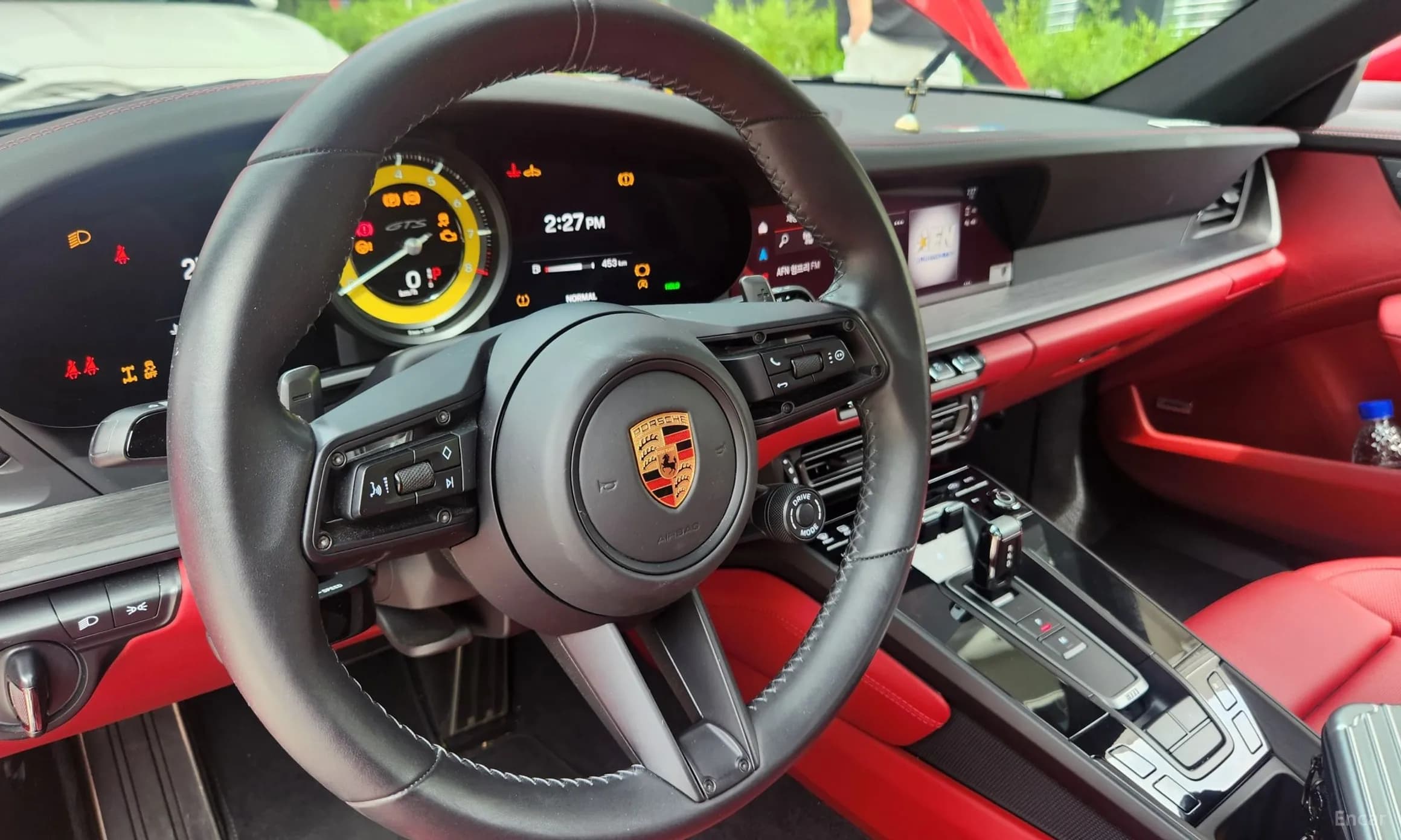 911 (992)