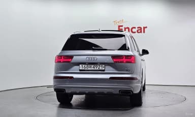 Q7 (4M)