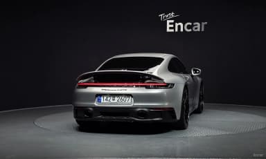 911 (992)