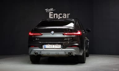 X4 (G02)