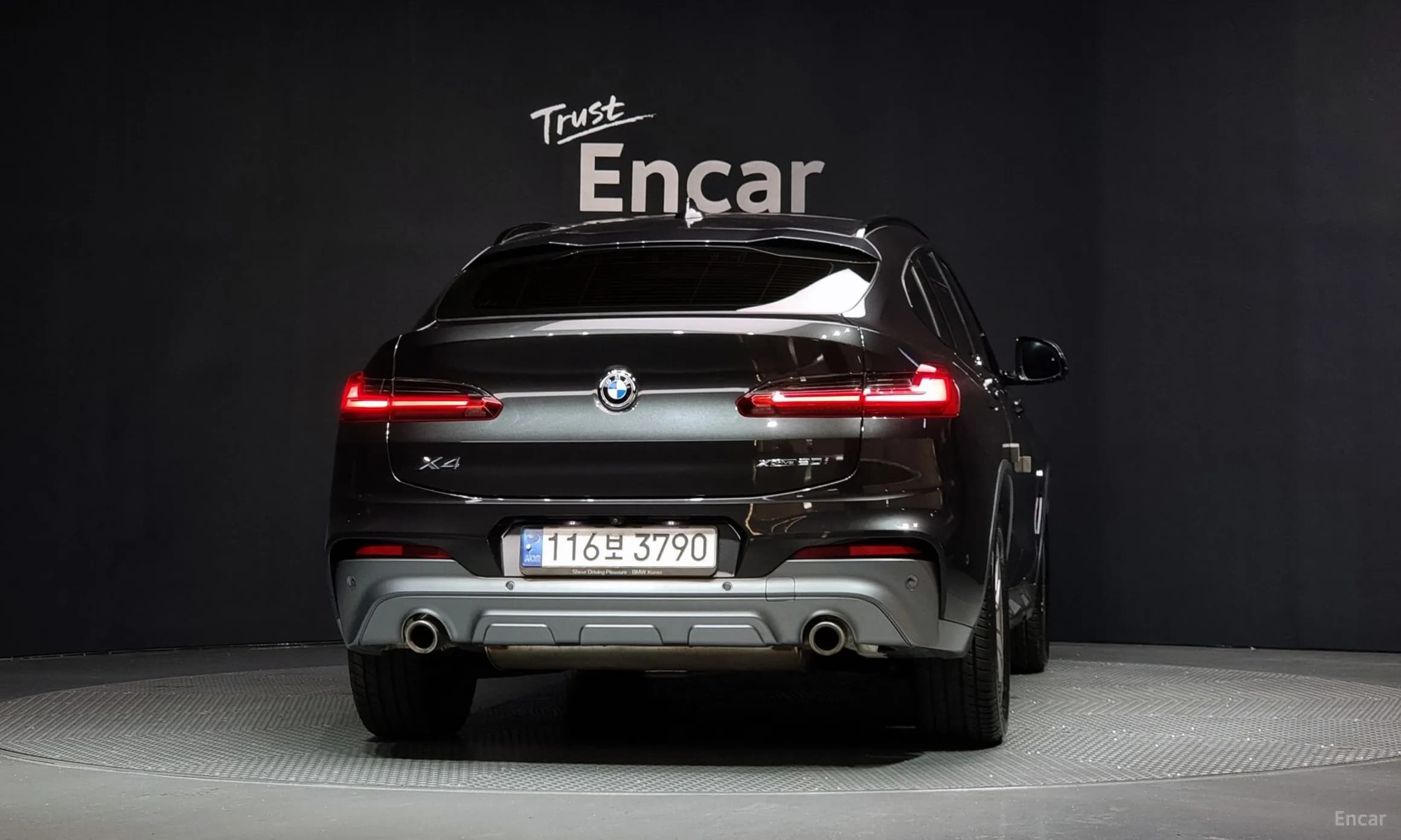 X4 (G02)