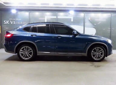 X4 (G02)