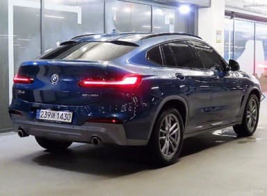 X4 (G02)