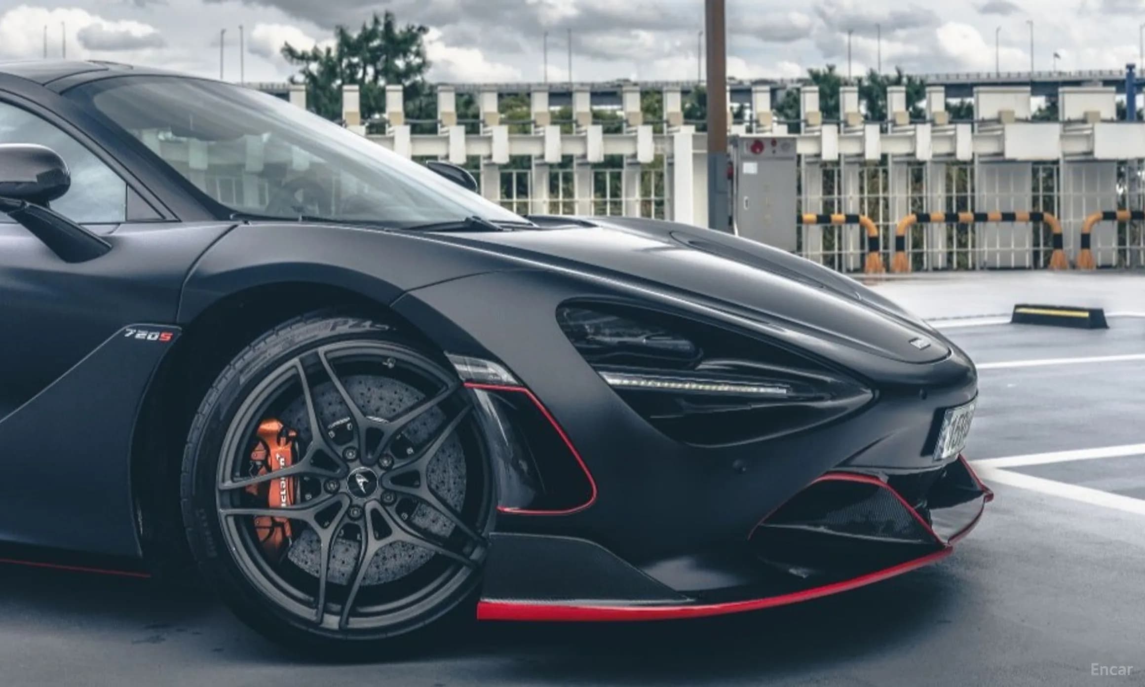 720S