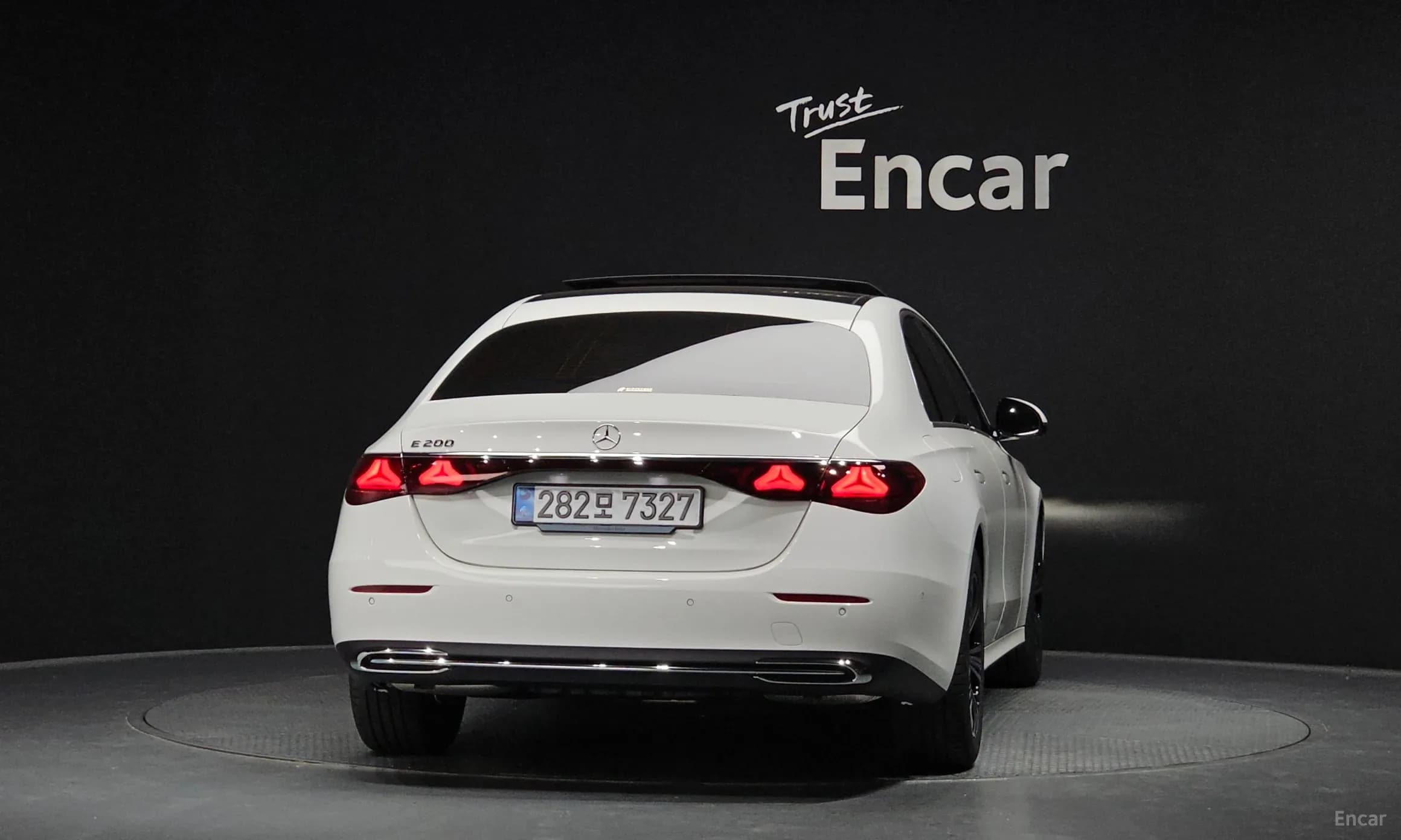 E-Class W214
