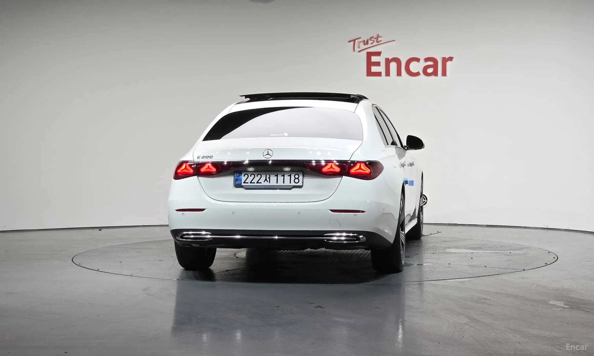 E-Class W214
