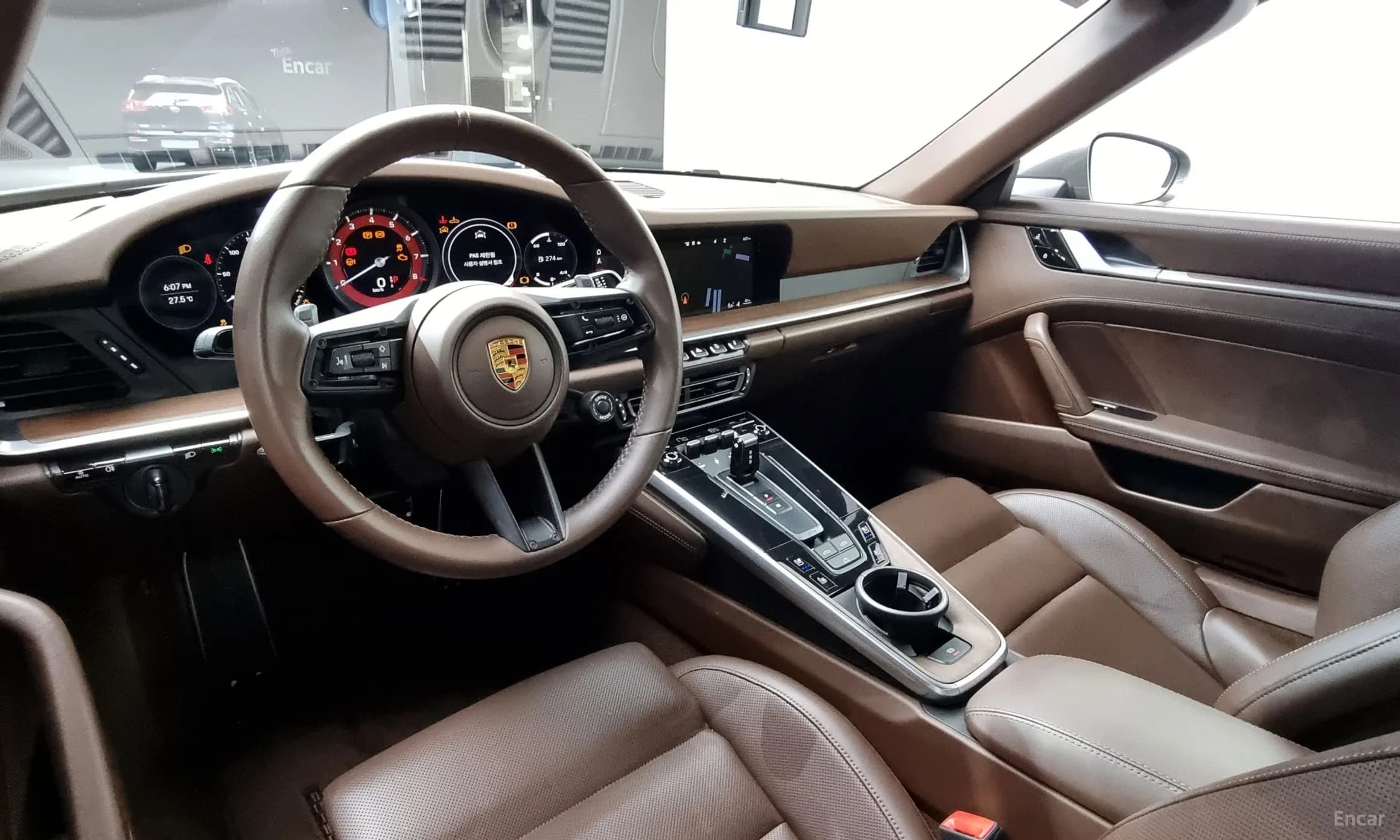 911 (992)