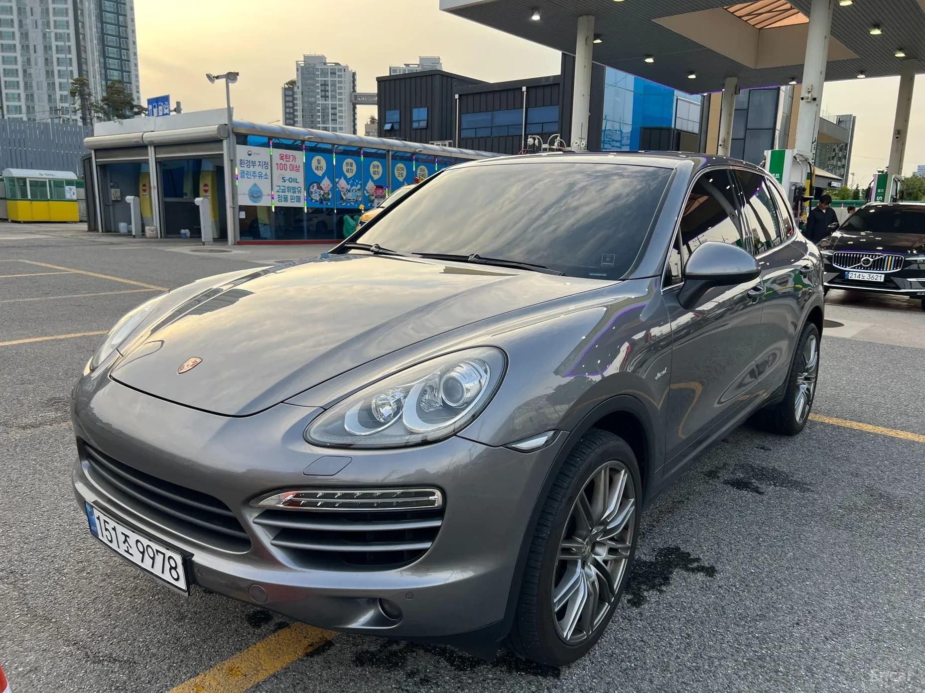 New Cayenne