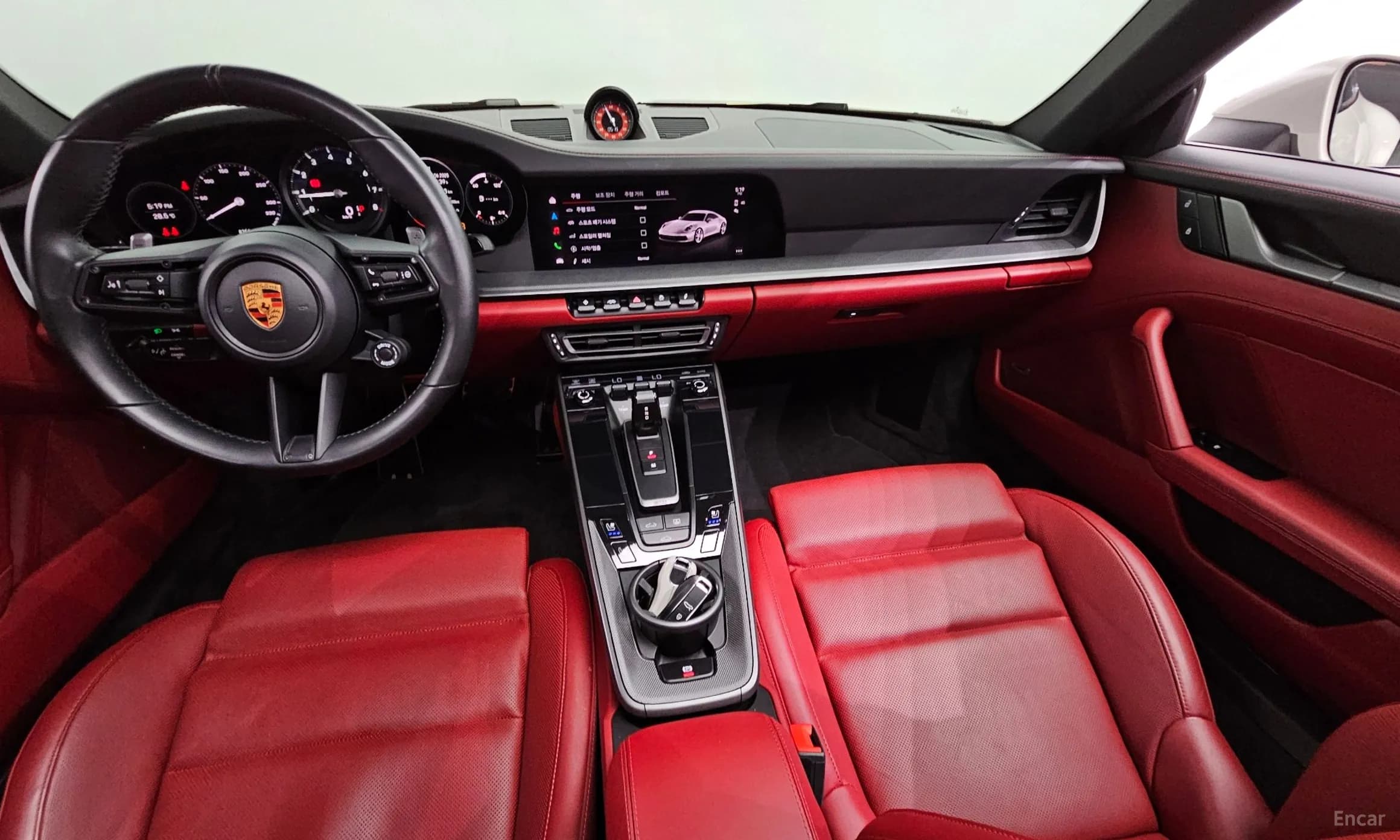 911 (992)