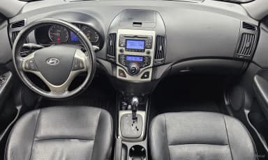 i30