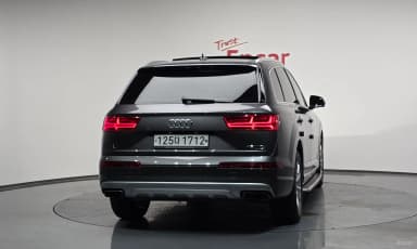 Q7 (4M)
