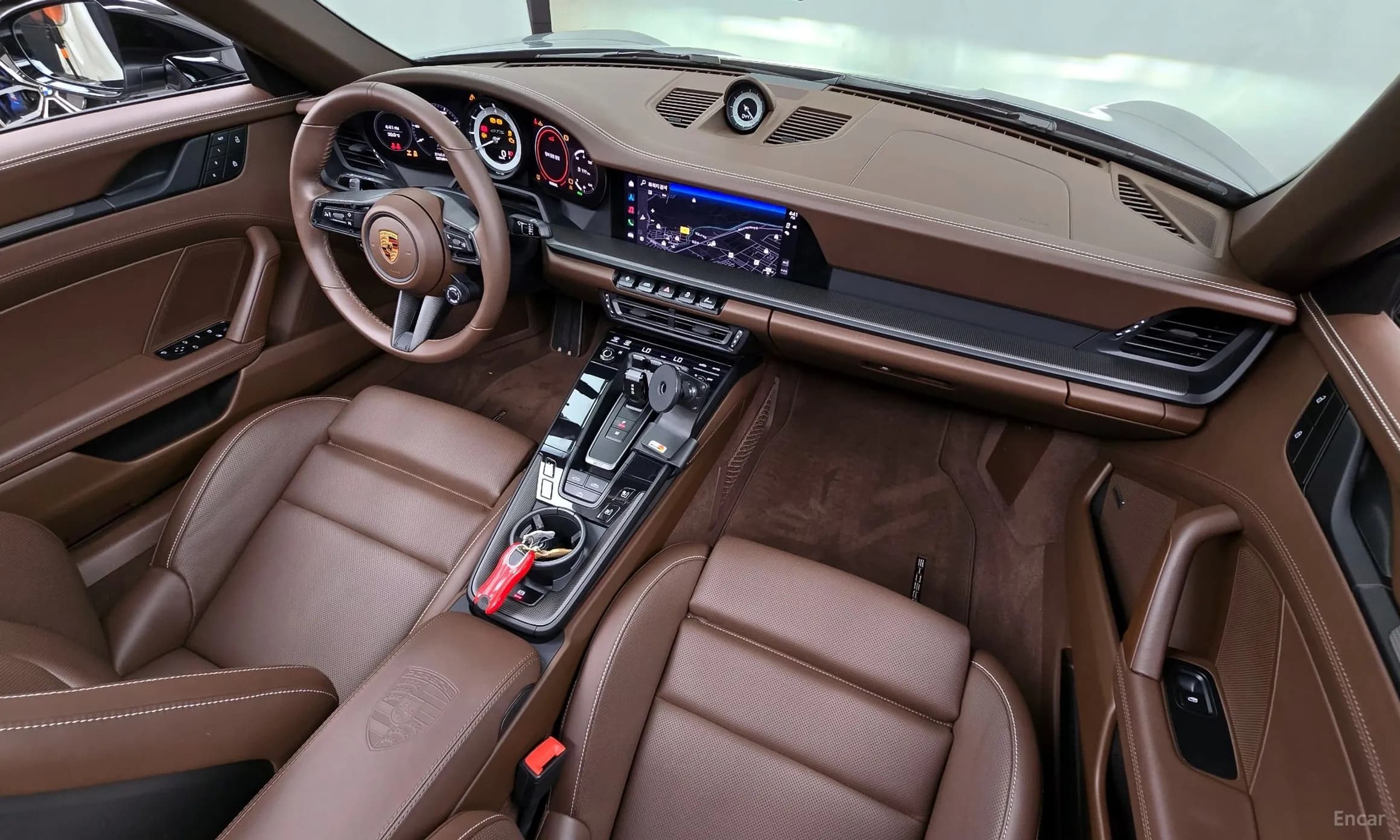 911 (992)