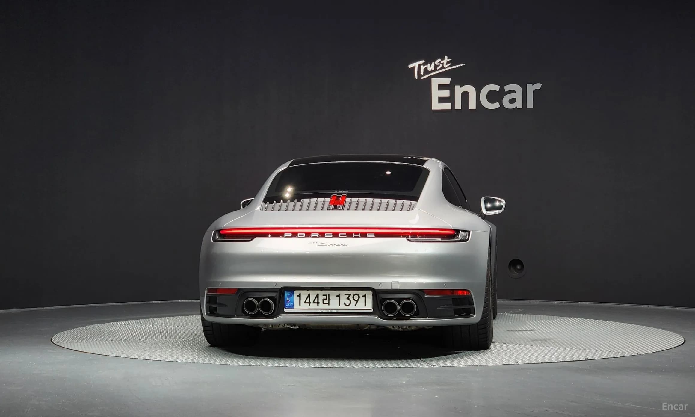 911 (992)