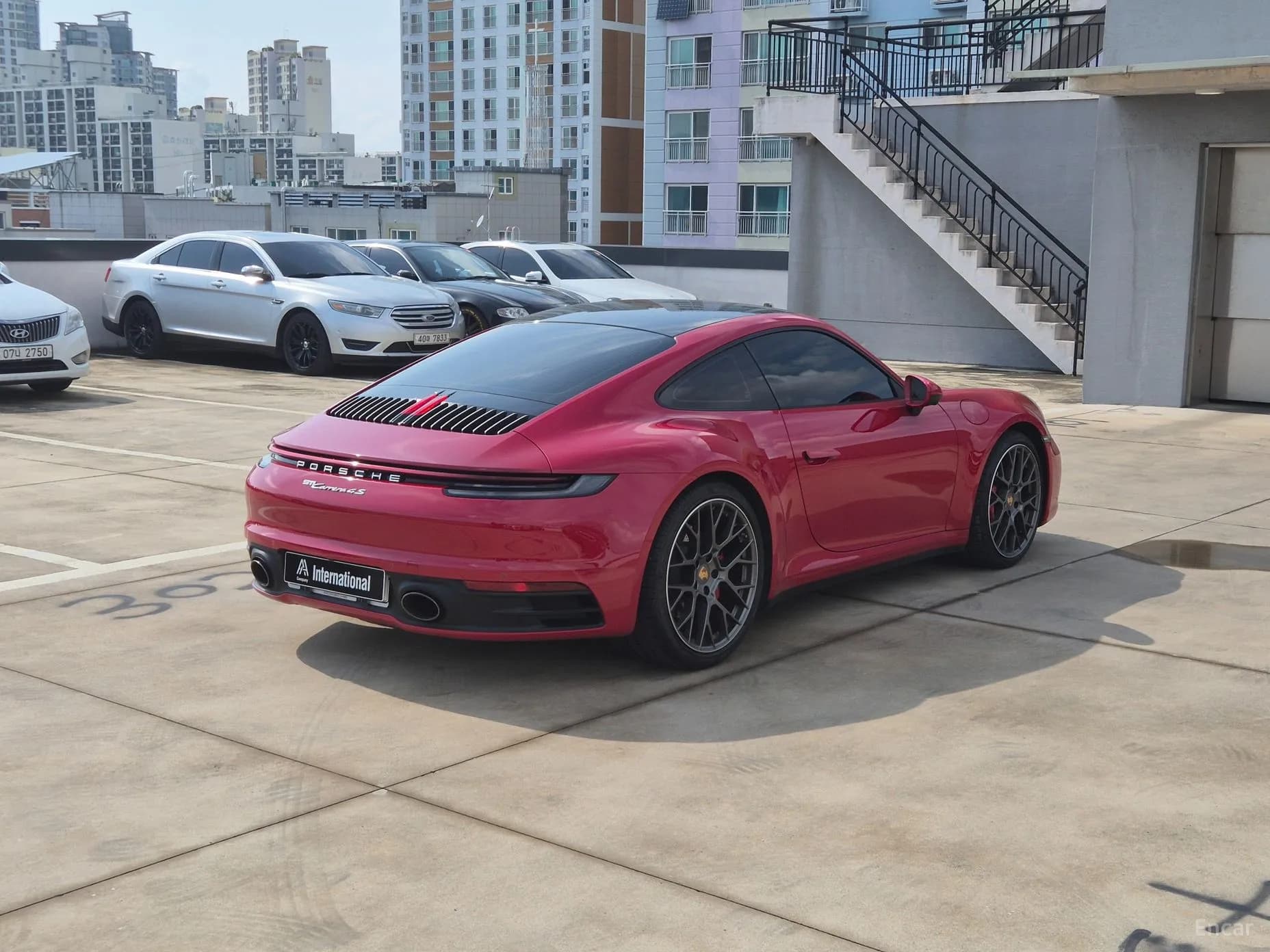 911 (992)