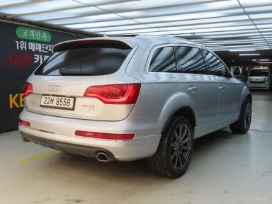 Q7