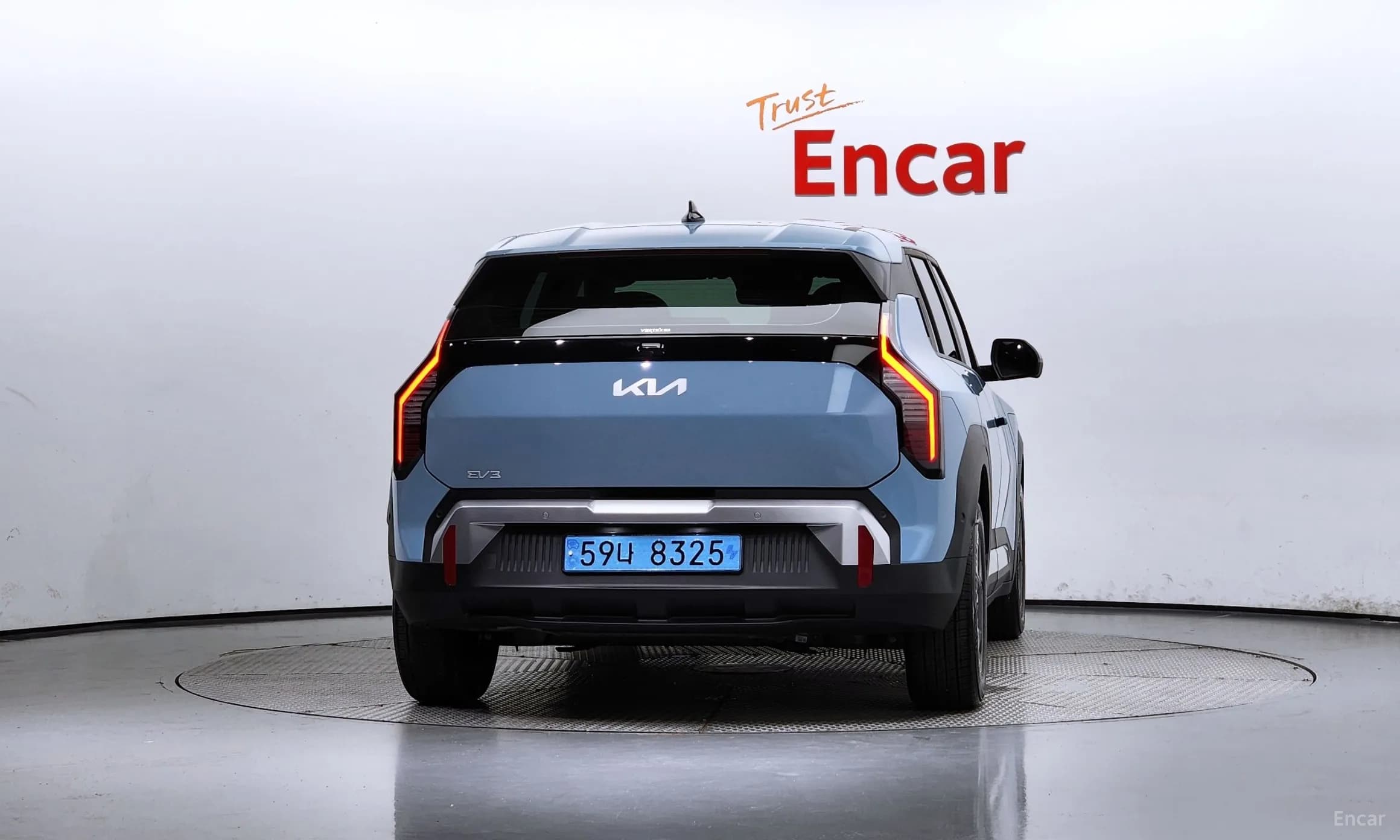 EV3