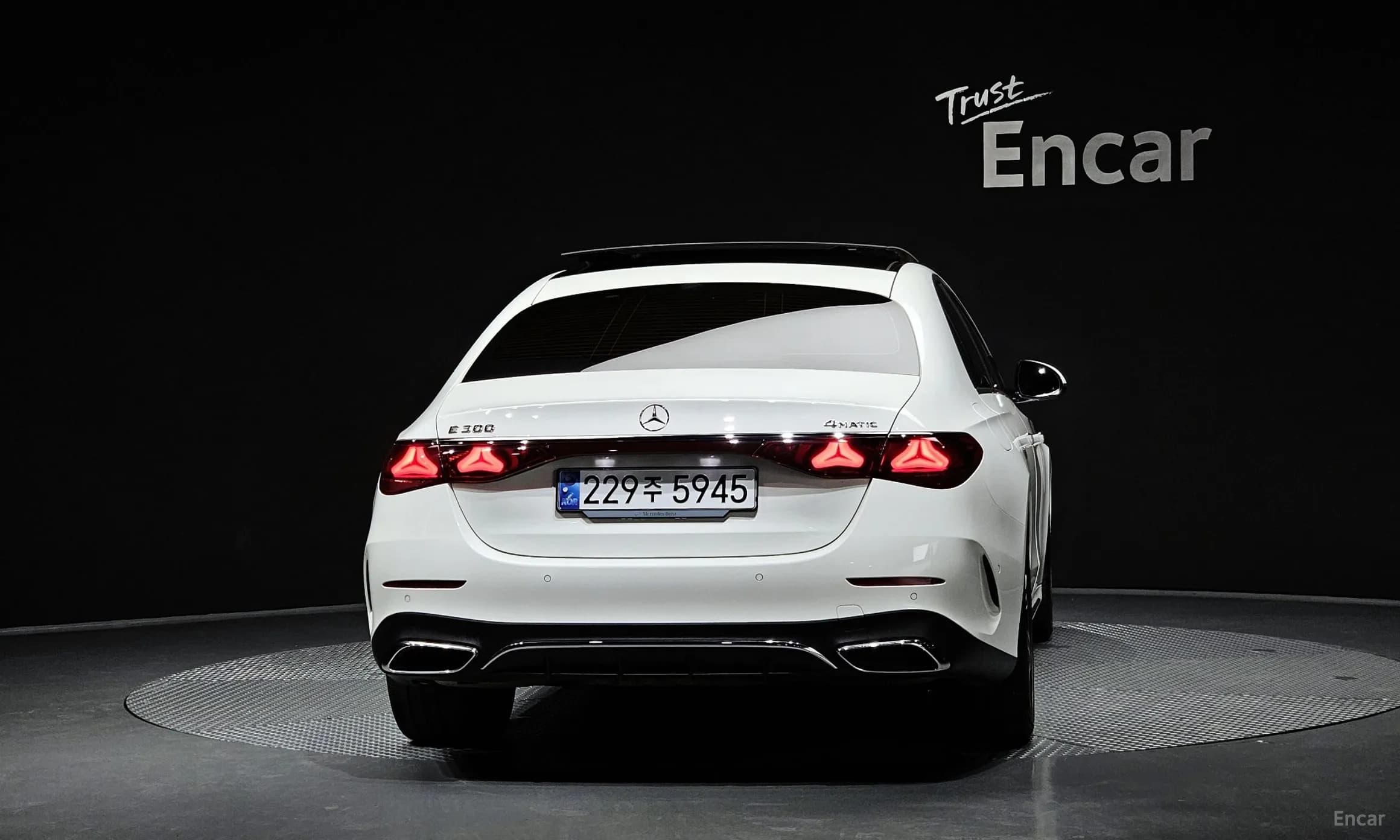 E-Class W214