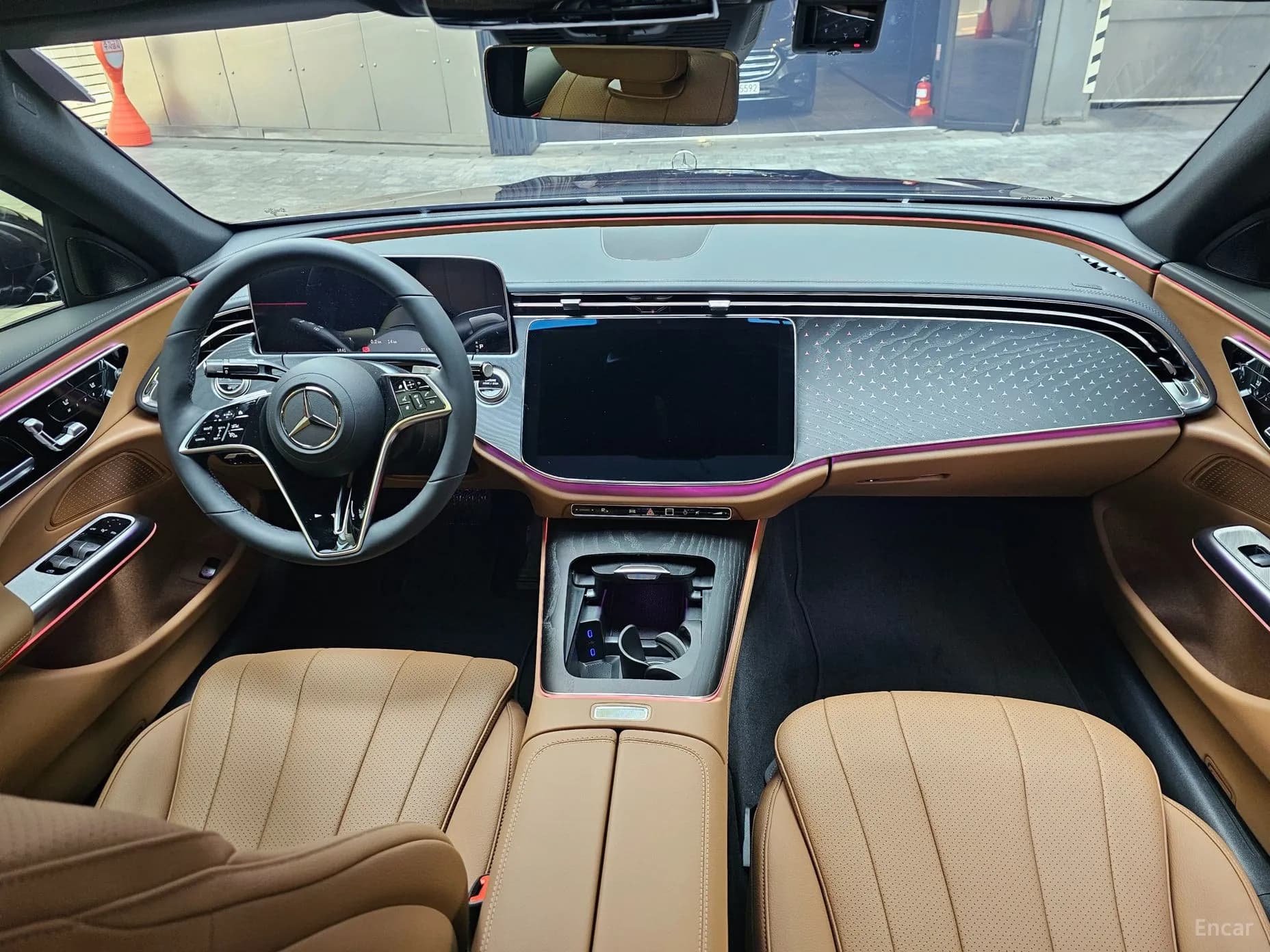 E-Class W214
