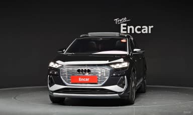 Q4 e-tron (F4)