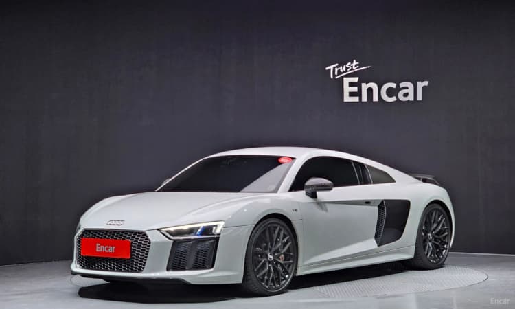R8 (4S)