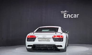 R8 (4S)