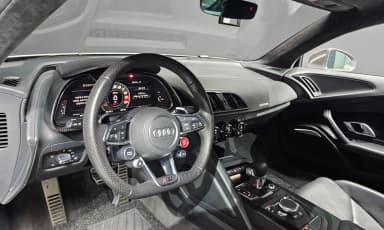 R8 (4S)