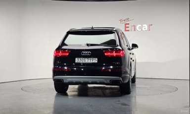 Q7 (4M)
