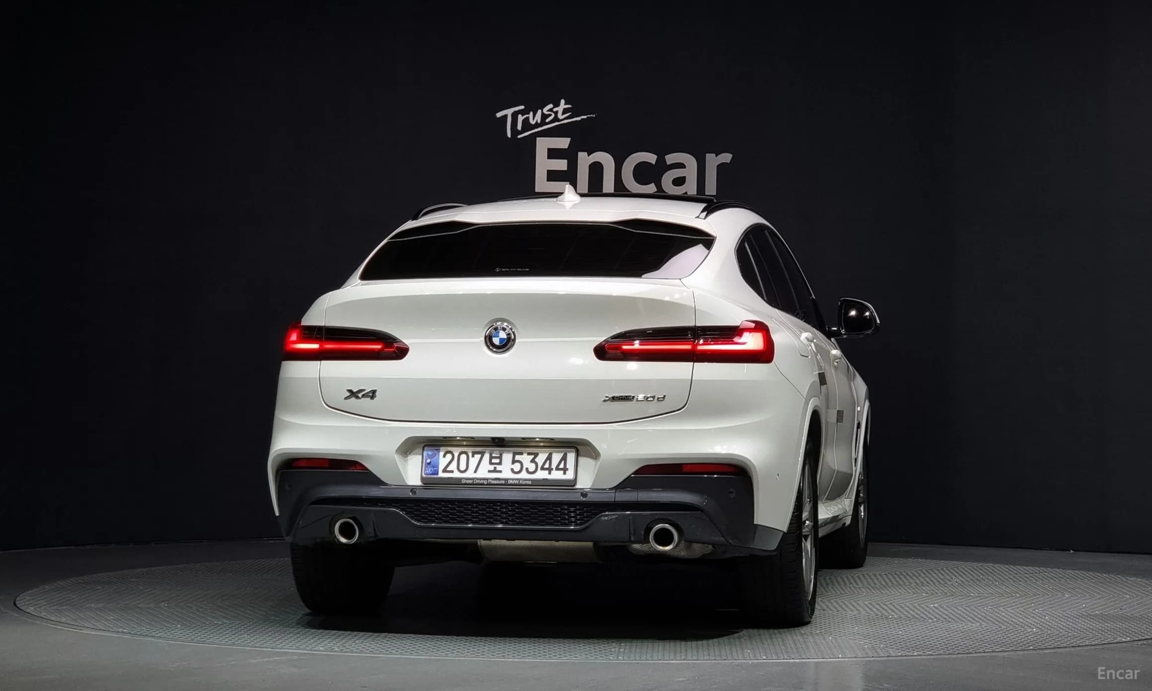 X4 (G02)