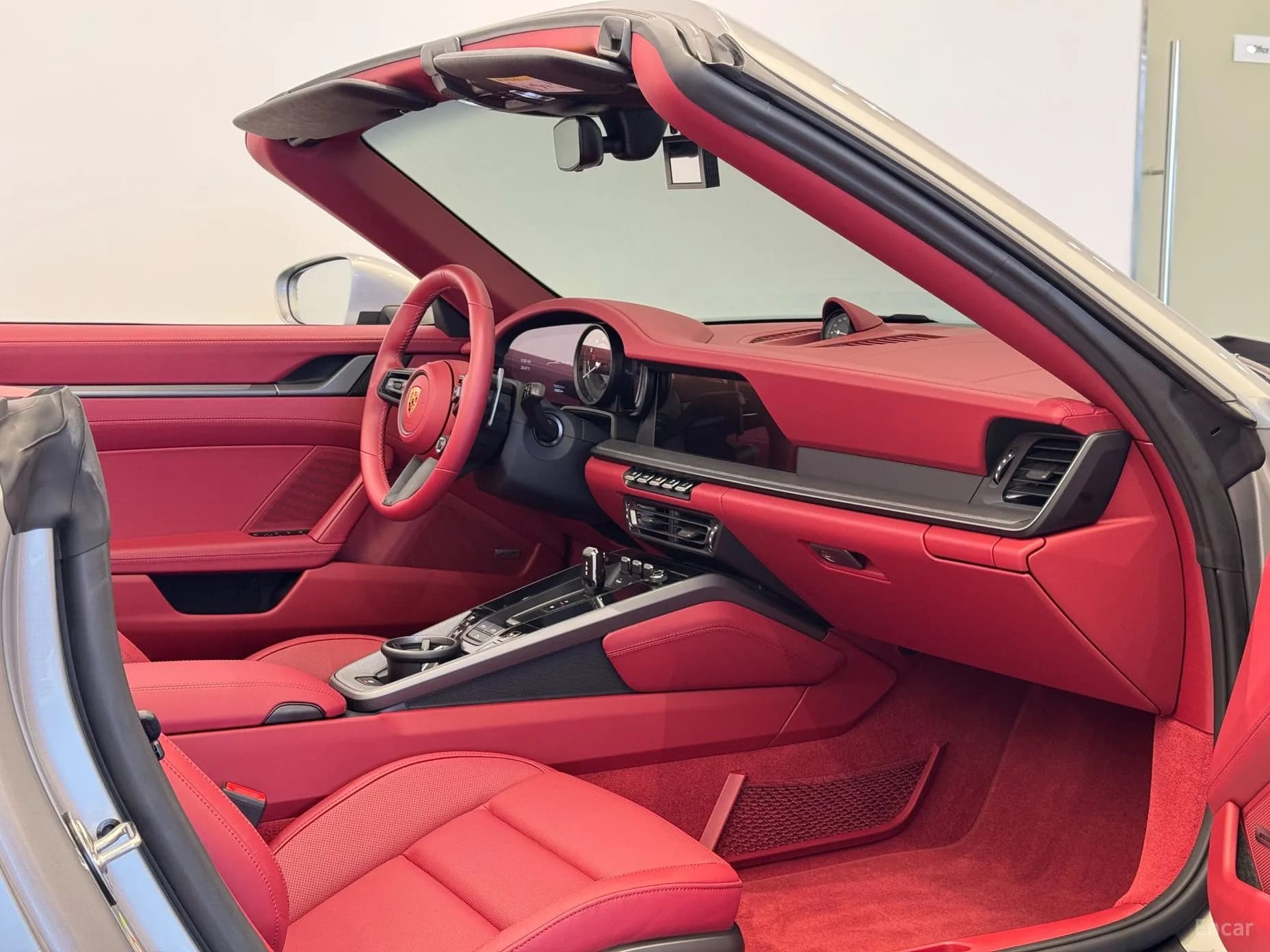 911 (992)