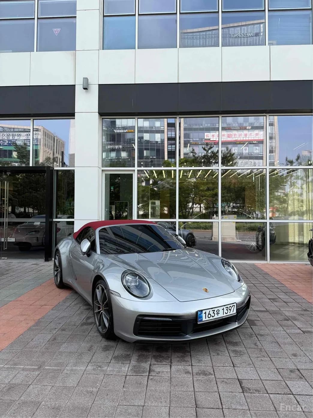 911 (992)