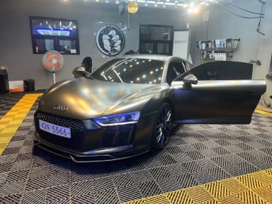 R8 (4S)