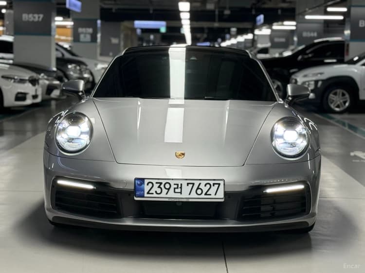 911 (992)