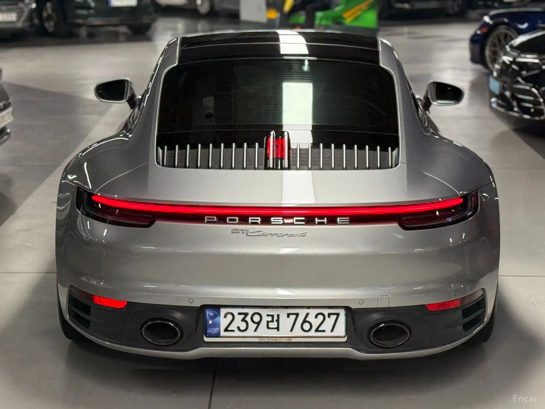 911 (992)