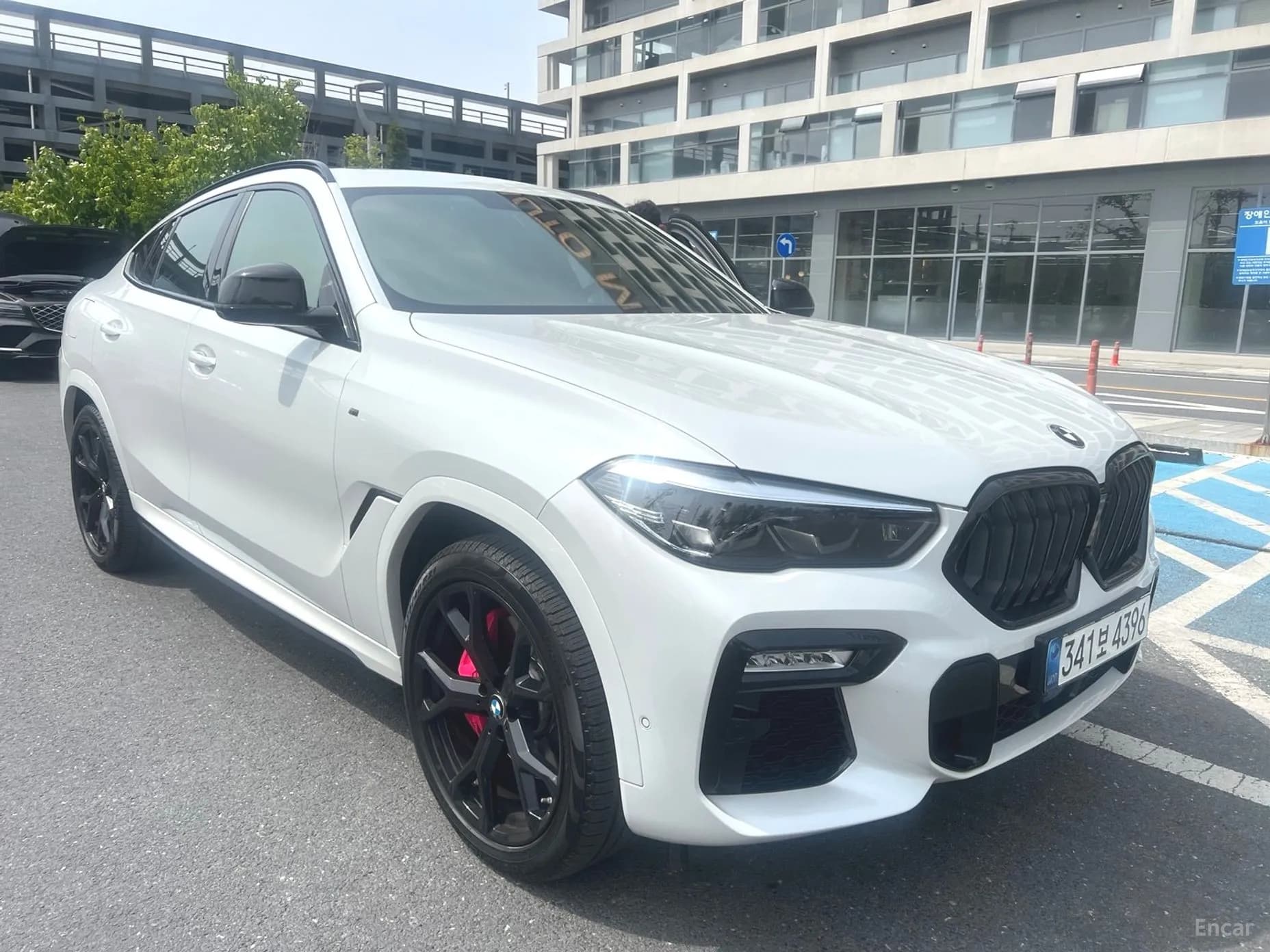 X6 (G06)