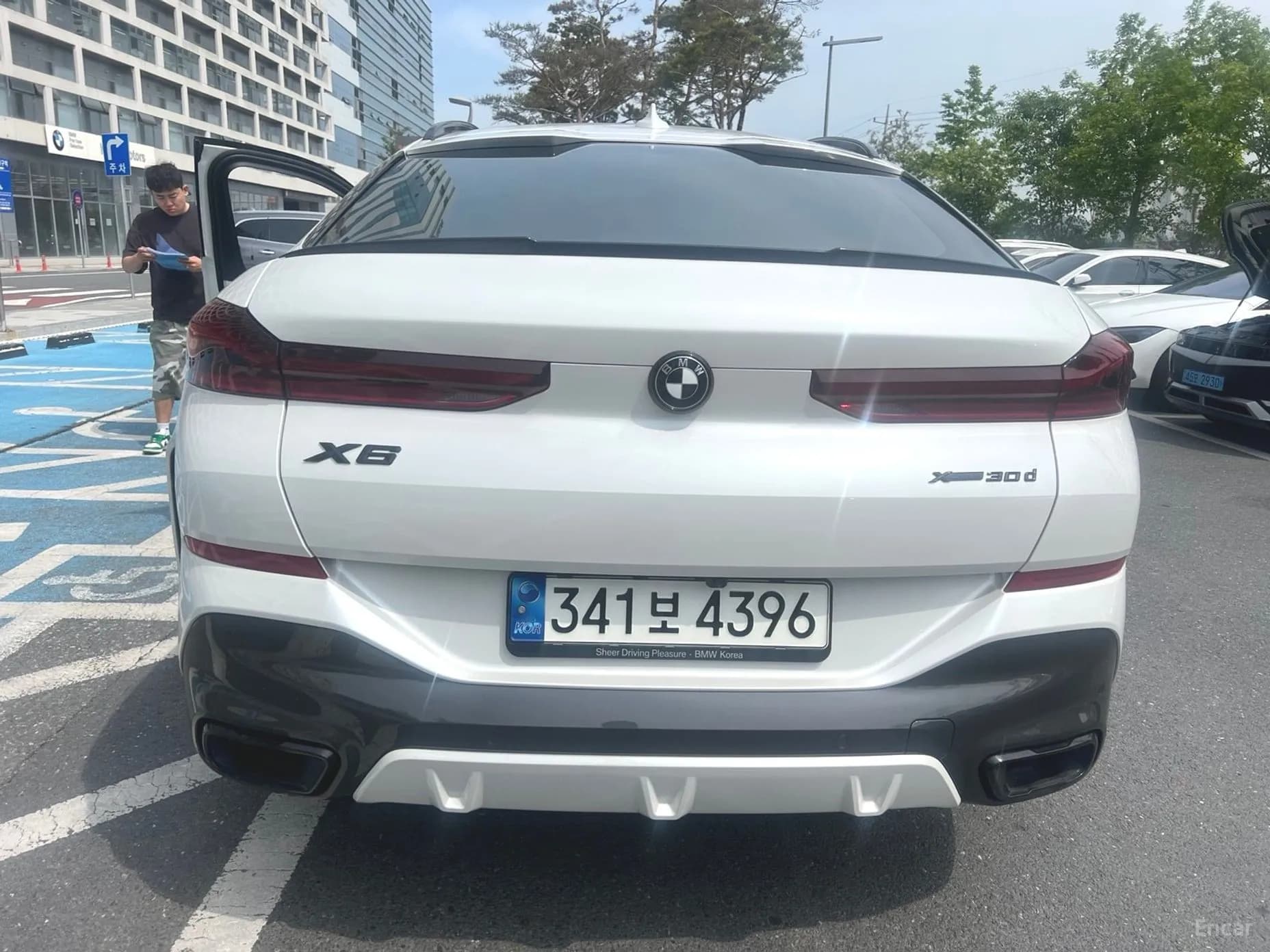 X6 (G06)