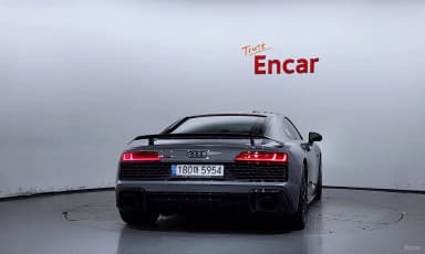 R8 (4S)