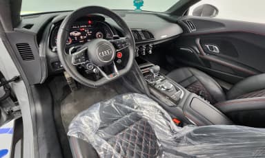 R8 (4S)