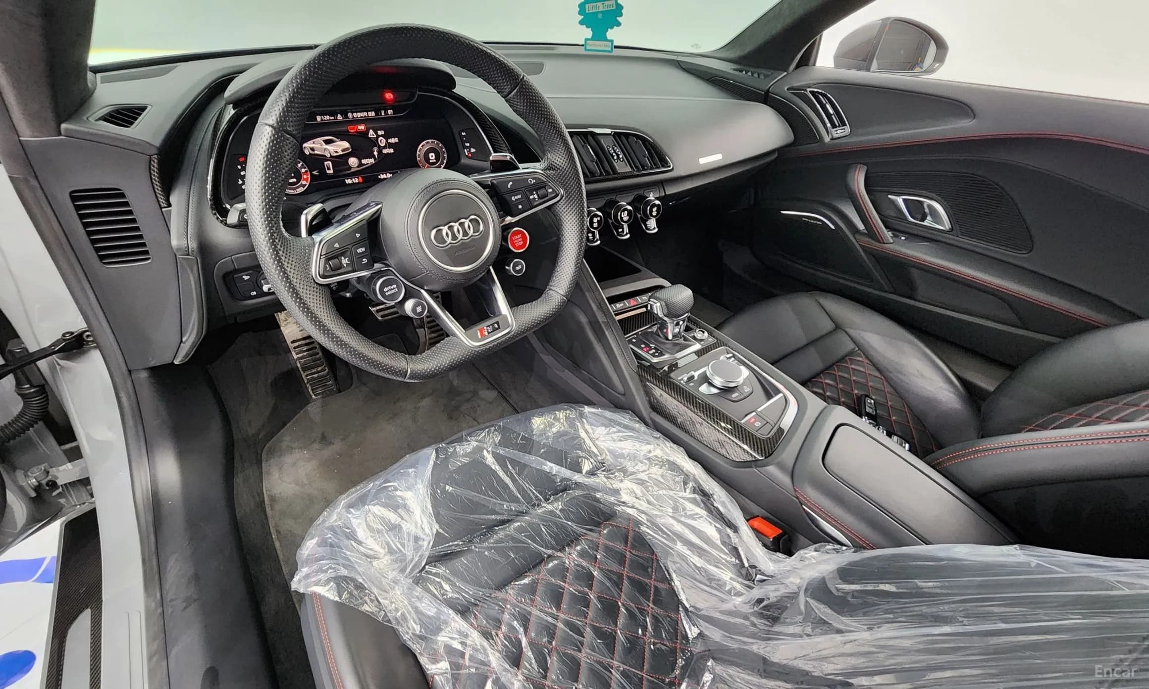 R8 (4S)
