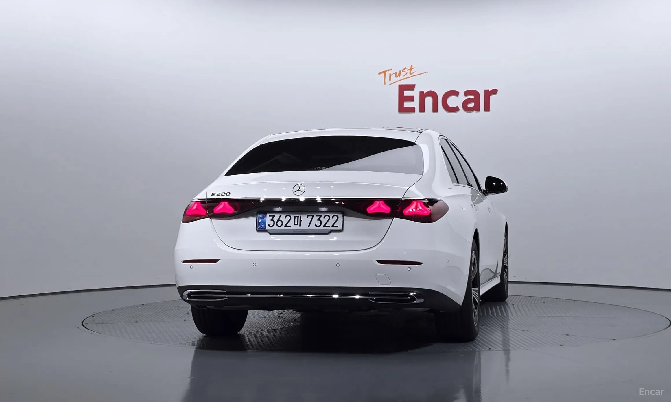 E-Class W214