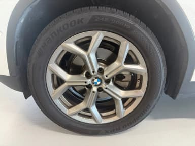 X3 (G01)