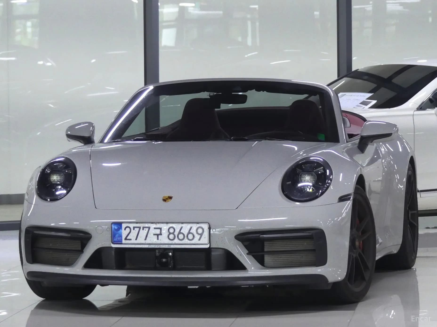 911 (992)
