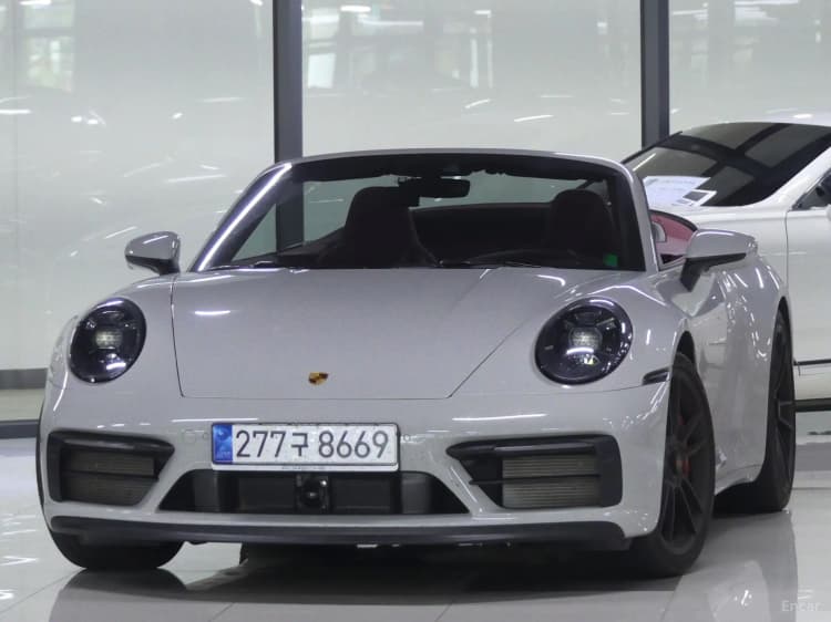 911 (992)